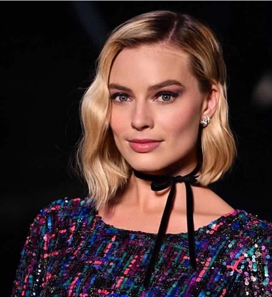 7 Artis Hollywood dengan Gaya Rambut Bob 90an