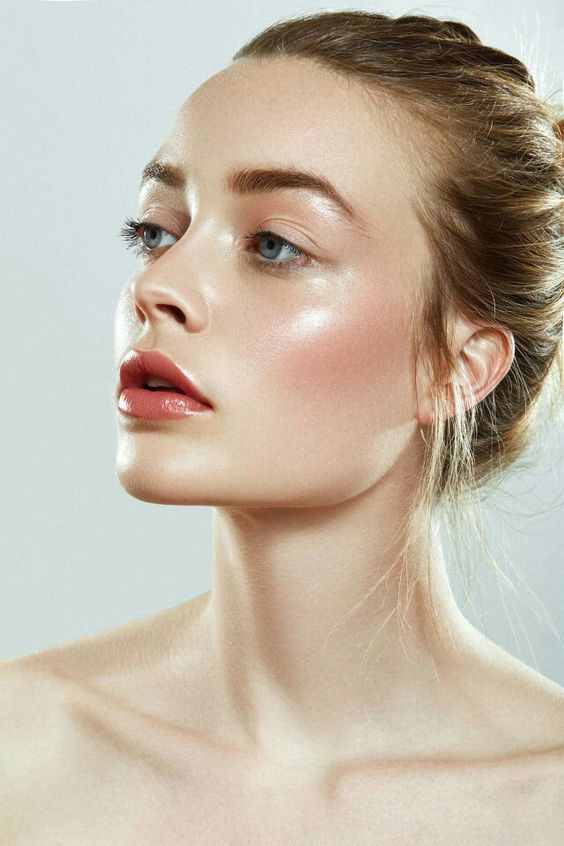 Intip Tren Makeup Strobing Pengganti Contouring