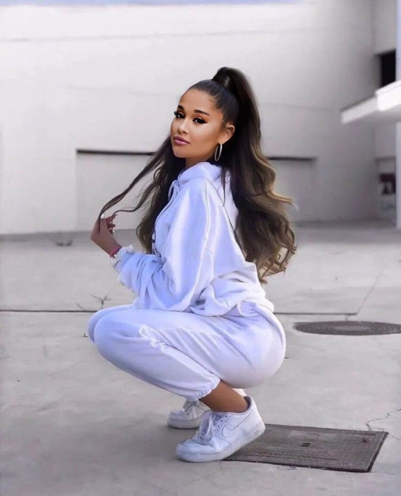 Inspirasi Style Ariana Grande untuk Pemilik Tubuh Petite