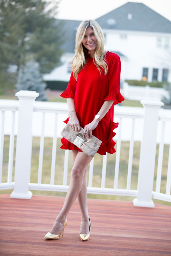 Mix and Match Outfit Merah Cantik dan Simpel untuk Hari Natal