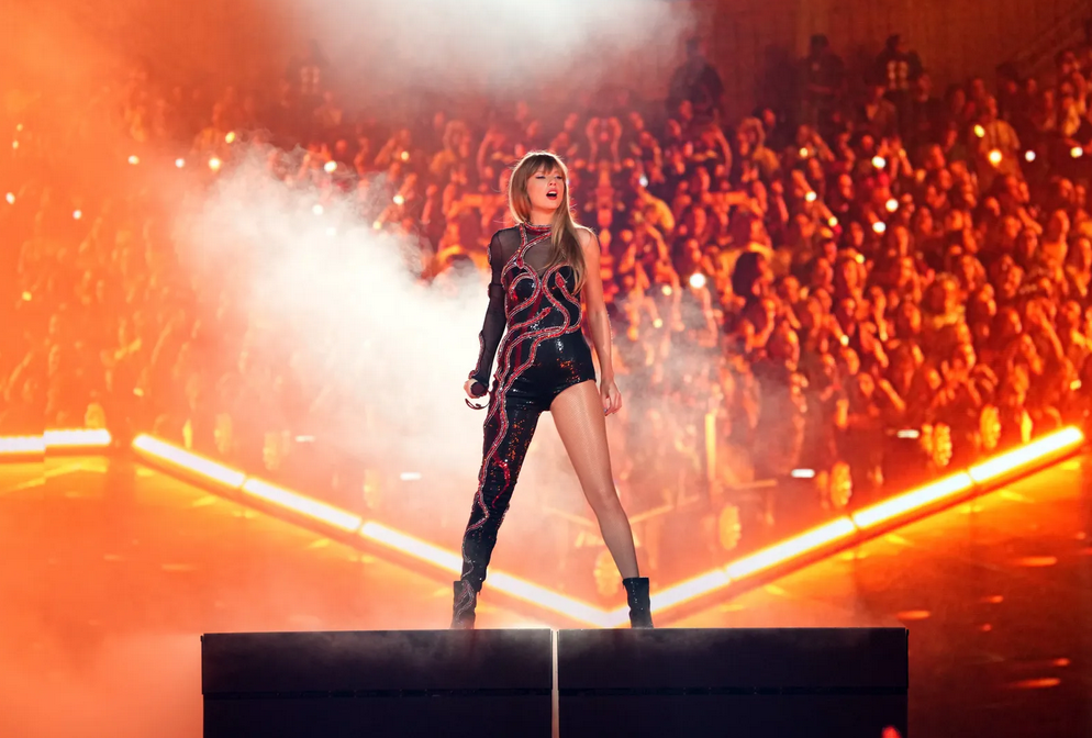 Rangkaian Busana Spektakuler Taylor Swift Saat Tampil di Eras Tour